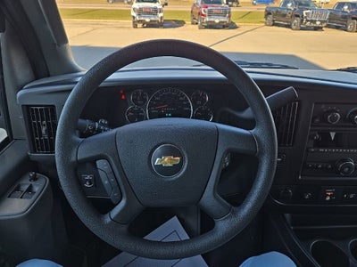 2025 Chevrolet Express Passenger 1LT