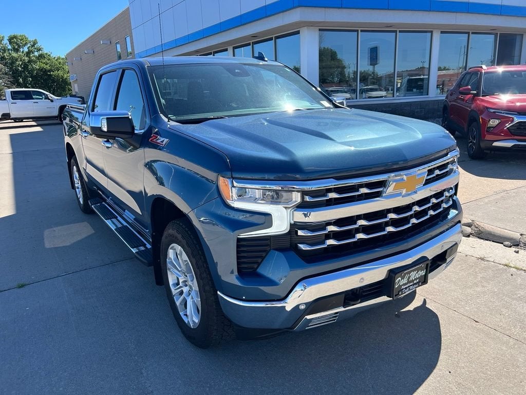 Used 2024 Chevrolet Silverado 1500 LTZ with VIN 1GCUDGED2RZ195909 for sale in Pipestone, Minnesota