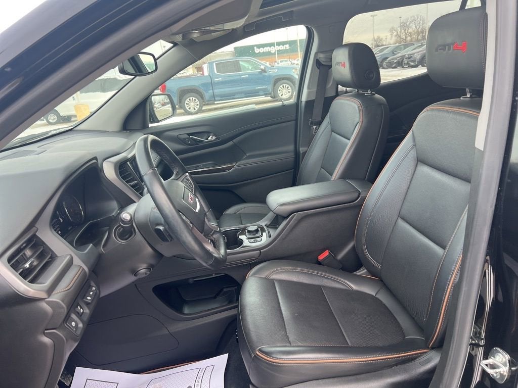 2023 GMC Acadia AT4