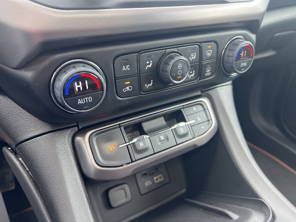 2023 GMC Acadia AT4