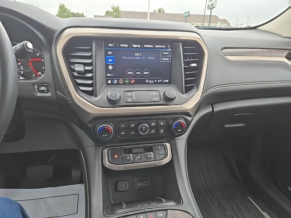 2023 GMC Acadia Denali