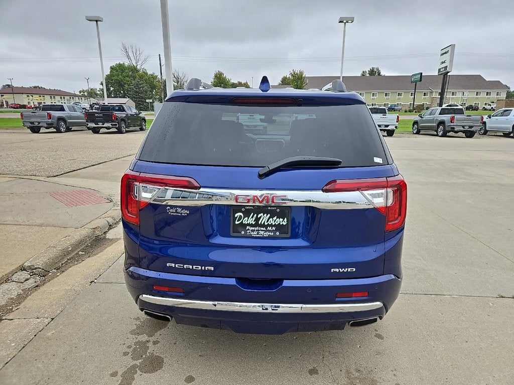 2023 GMC Acadia Denali