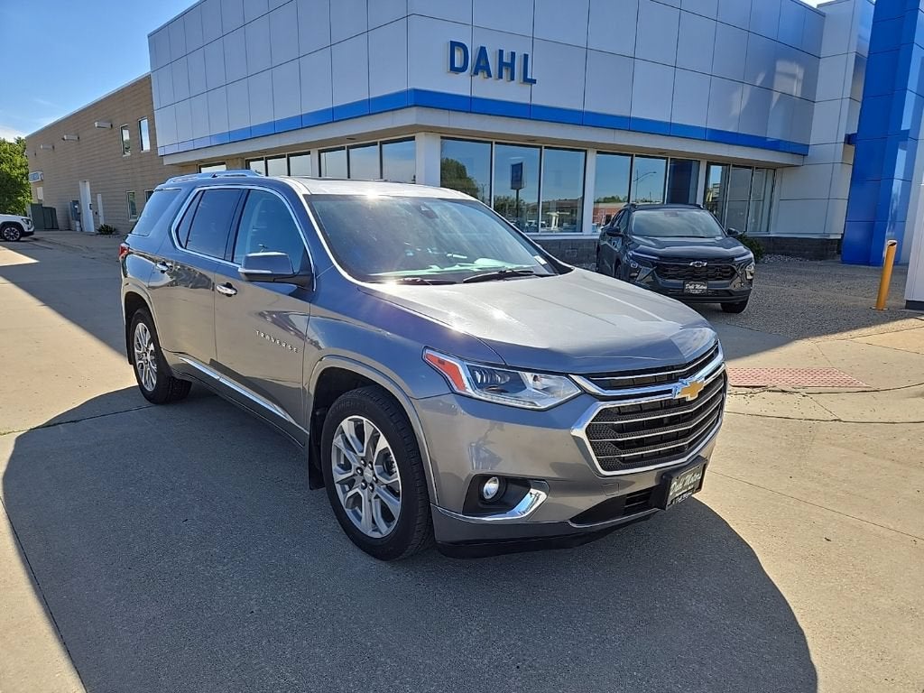 Used 2021 Chevrolet Traverse Premier with VIN 1GNEVKKW5MJ124938 for sale in Pipestone, Minnesota