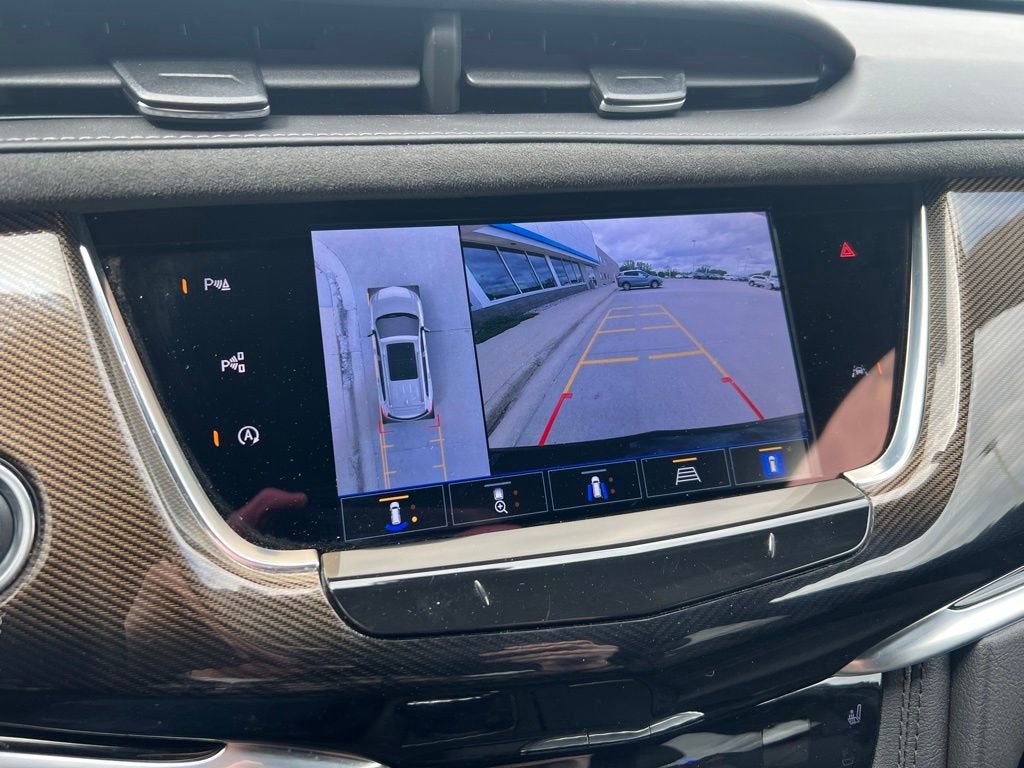 2025 Cadillac XT6 Sport