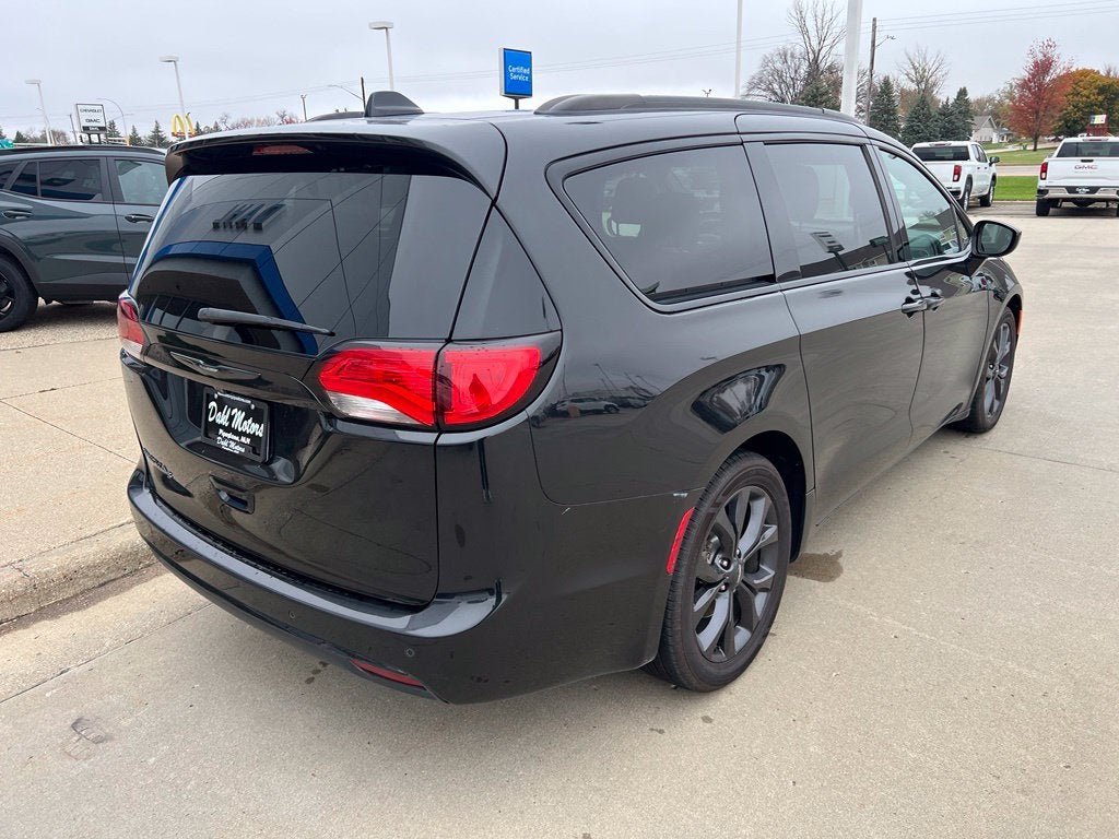 2019 Chrysler Pacifica Touring L Plus