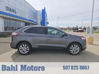 2022 Ford Edge Titanium